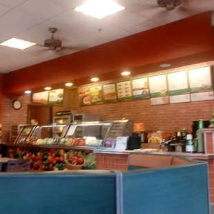 the interior of a fast food restaurant