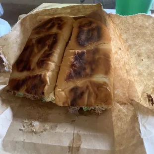 Burned bread and quality they serve!