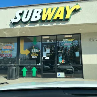 the front of a subway restaurant