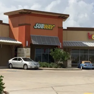 New-ish Subway at the Parkdale Center. Nice, clean location.