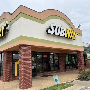 Clean, welcoming, and convenient Subway on the way to Memphis, TN.