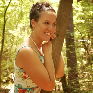 Laura L.