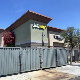 the exterior of a subway restaurant