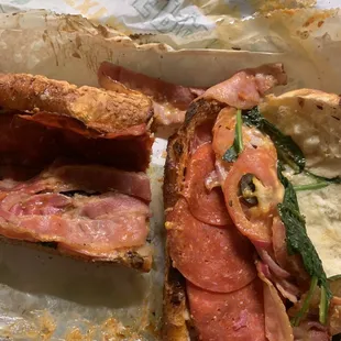 Gave me ranch and soggy bacon I didn't ask for and didn't give Avocado spread I paid for. Has happened twice.