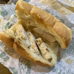 4 inch sandwich with 4 pieces of chicken