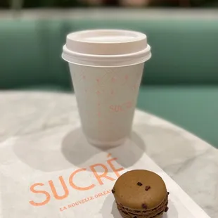 Cappucino &amp; chocolate macaroon