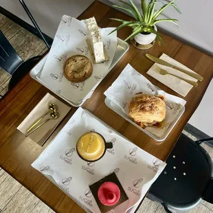 Another photo of what we got at Sucré table