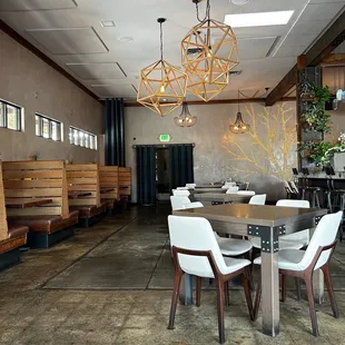 Indoor dining area (1/2)