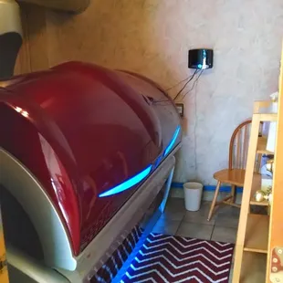 Cayenne Mega bed. This bronzing machine lets you decide the intensity of the facial bulbs and fans.