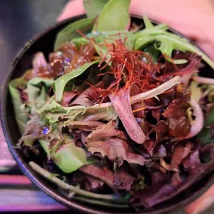 Green salad from broiled fish meal