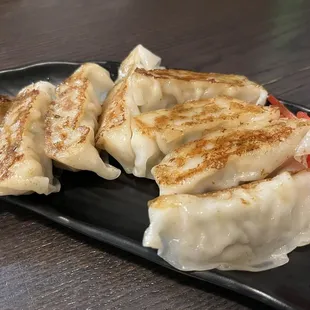 GYOZA (8 PIECES)