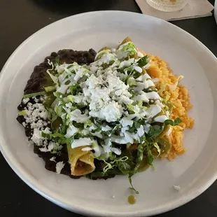 Flautas En Salsa Verde