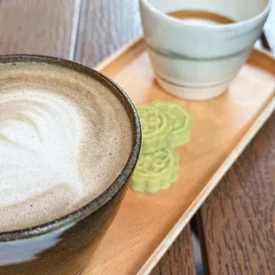 Hojicha latte @lesminaddio