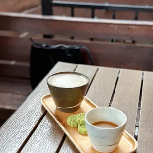 Hojicha latte @lesminaddio