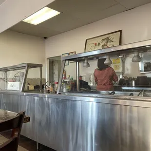 Now there's a nice lady who works in the front, no longer a frowning grandpa. Walked in on a Wednesday afternoon