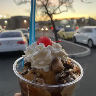 Peanut butter sundae