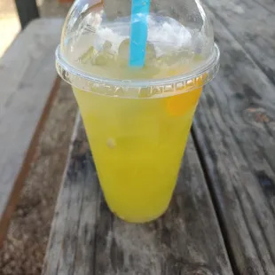 Sugarcane juice with calamansi (Philippine Lime)