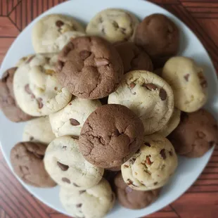 a plate of chocolate chip cookies