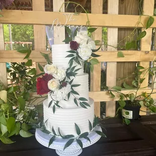 Vanilla mousse almond cake - heavenly