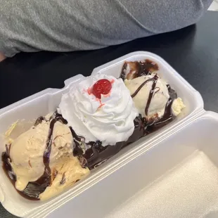 Brownie sundae