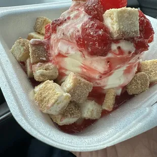 Strawberry cheesecake sundae