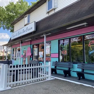 Outside window setup during COVID-19.