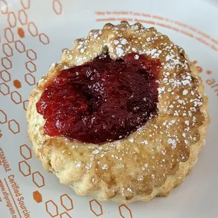 Jam scone (strawberry)