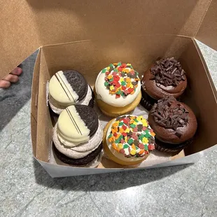 Cupcakes- Oreo, vanilla, chocolate