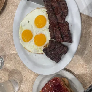 Skirt Steak and 3 Pieces Egg Platter