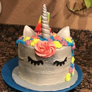 Unicorn cake by Nikki