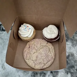 Cupcakes and sugar cookie