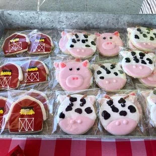 Barnyard custom cookies