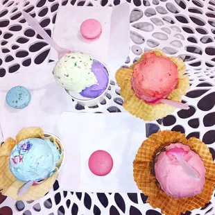 Mac&apos;s &amp; scoops