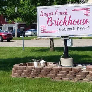 hard to see small sign out front is easy to miss.  So stay alert!