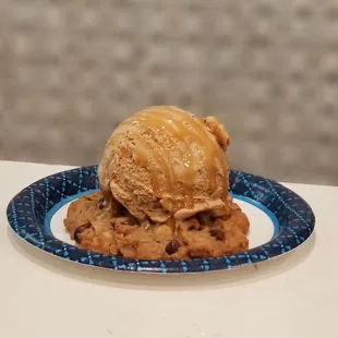 Caramel Macchiato ice cream on warm Coconut Macadamia cookie