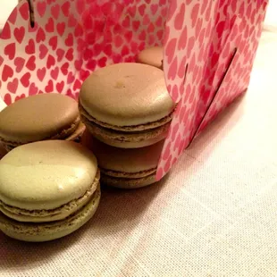 pistachio macarons