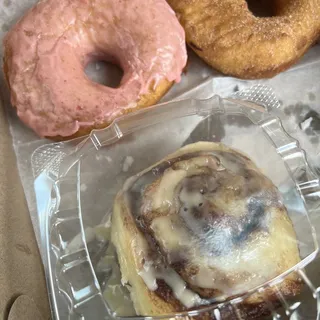 Vegan Cinnamon Sugar Donut
