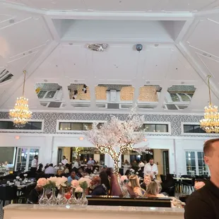 Very boojie atmosphere - it feels like an upscale tea room