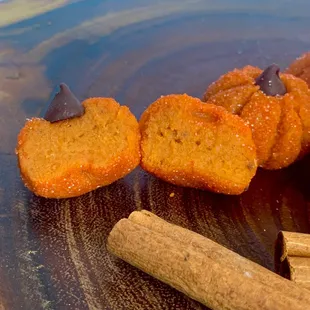 a close up of some cinnamon sticks