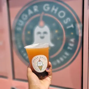 Strawberry fruit tea with tapioca