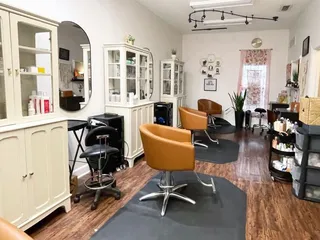 Salon 210