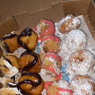 s&apos;more&apos;s total turtle strawberry cheesecake white powder 16 Donuts