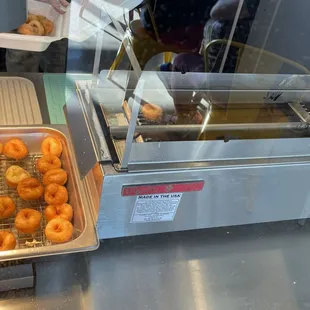 Donut machine