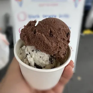 Cookies N Cream &amp; Milk Chocolate Pearl Crunch