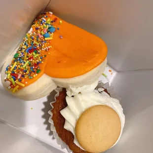 Banana Pudding Cupcake and Sugar Cookie