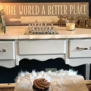 Yummy cupcake and artsy photos!