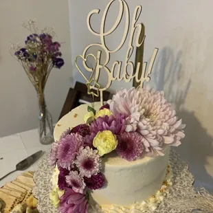 Vanilla sponge cake (and the flowers we wanted)