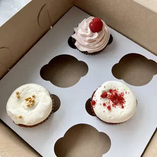 Red Velvet, Carrot Creamcheese, Chocolate Raspberry