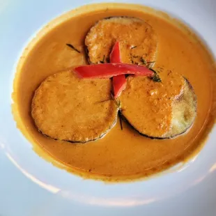 Chu-Chee Eggplant - Fried eggplant topped with creamy red curry