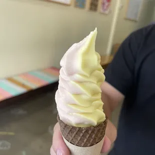 Pineapple basil/Osmanthus white peach swirl